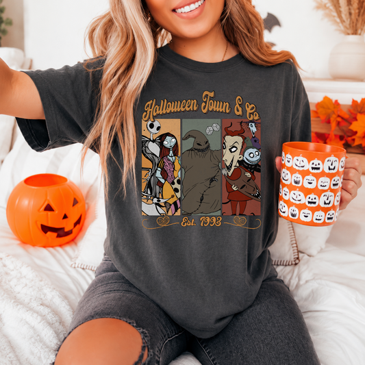 Ghost reading book cozy autumn Comfort Colors graphic tee